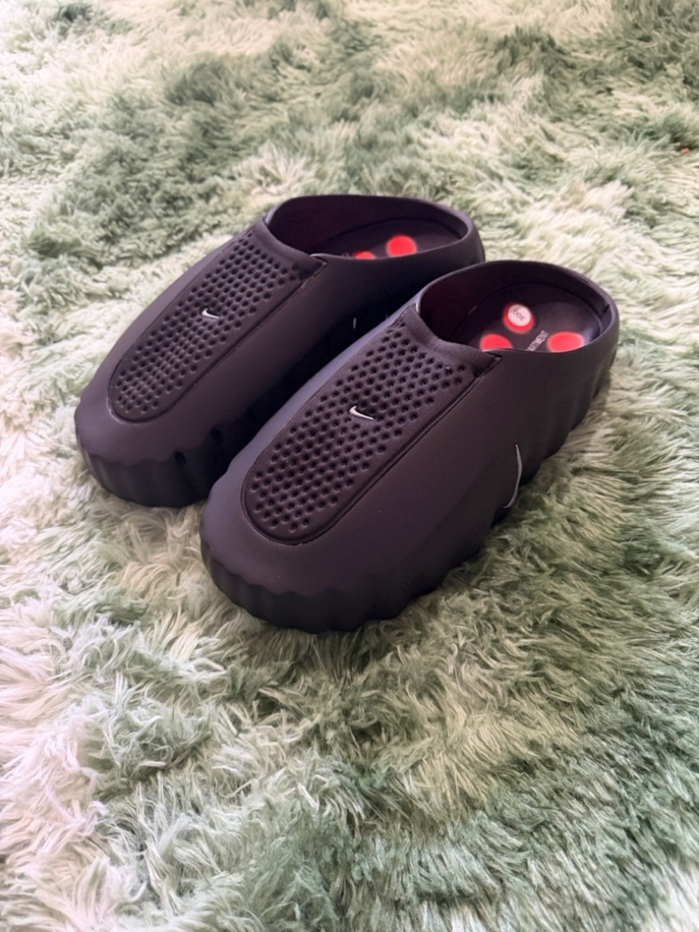 Black Nike Slip-On Foam Clog Slides 001